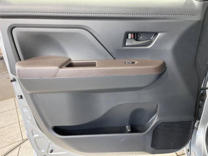 2017 Toyota Roomy DBA-M910A (UW-69f2a4ceccde0)[29]