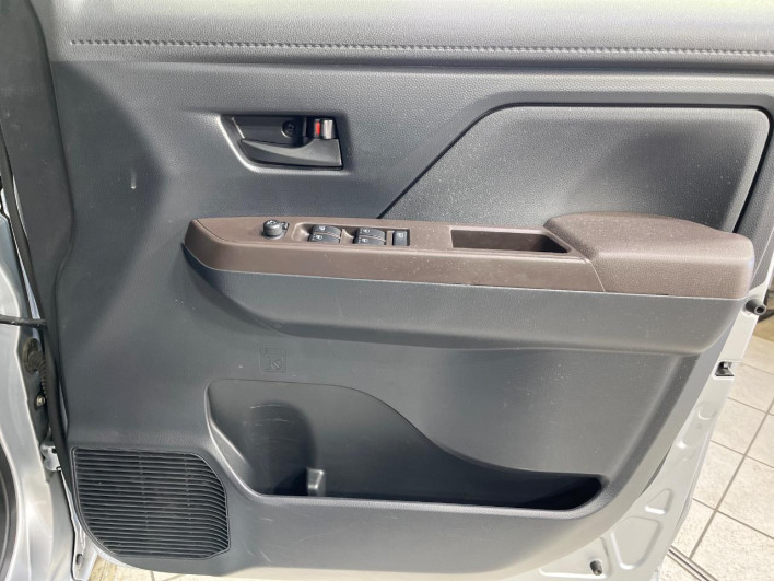 2017 Toyota Roomy DBA-M910A (UW-69f2a4ceccde0)[15]