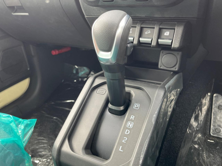 2025 Suzuki Jimny Nomad 3BA-JC74W (UW-69f2a4d3a3d52)[12]