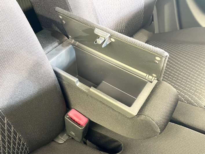 2013 Suzuki Wagon R Stingray DBA-MH34S (UW-69f2a4e1206ff)[28]