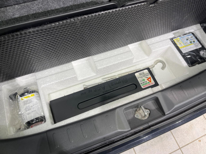 2014 Suzuki Wagon R Stingray DAA-MH44S (UW-69f2a4e397345)[25]