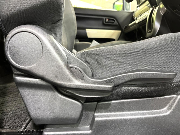 2018 Suzuki Crosbie DAA-MN71S (UW-69f2a4f44da48)[14]