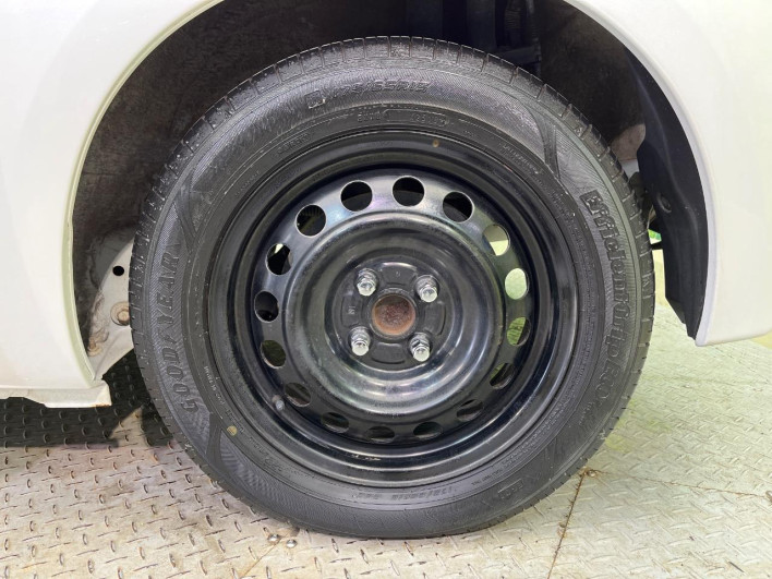 2013 Toyota Spade DBA-NCP141 (UW-69f2a523b997e)[7]