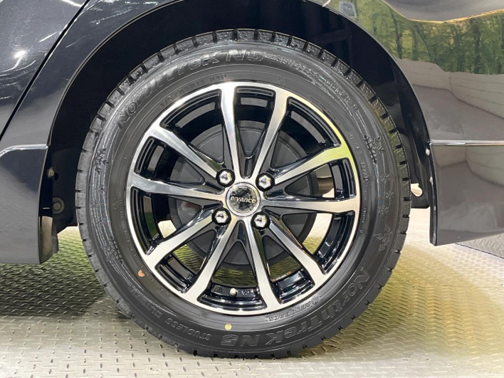 2012 Toyota Aqua DAA-NHP10 (UW-69f2a52697074)[27]