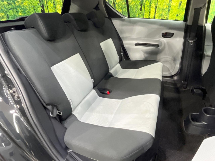 2012 Toyota Aqua DAA-NHP10 (UW-69f2a52697074)[22]