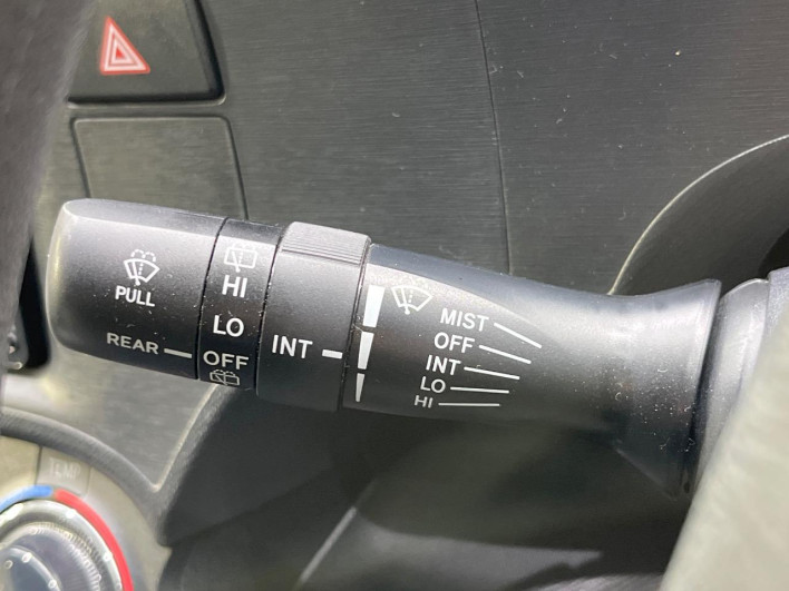 2012 Toyota Aqua DAA-NHP10 (UW-69f2a52697074)[29]