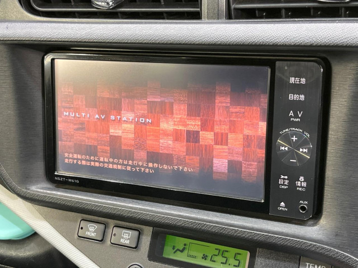 2012 Toyota Aqua DAA-NHP10 (UW-69f2a52697074)[20]