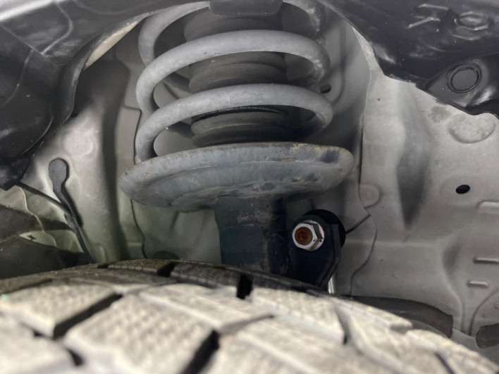 2012 Toyota Aqua DAA-NHP10 (UW-69f2a52697074)[8]