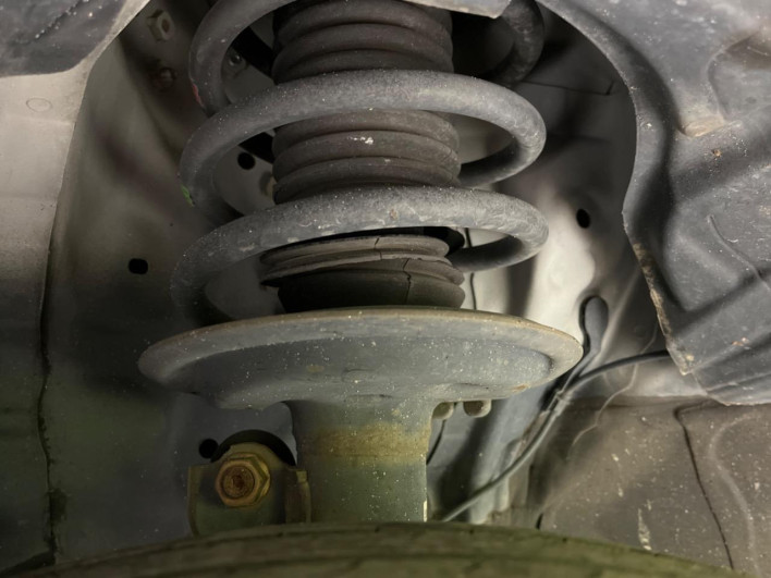 2015 Toyota Aqua DAA-NHP10 (UW-69f2a528978f5)[20]