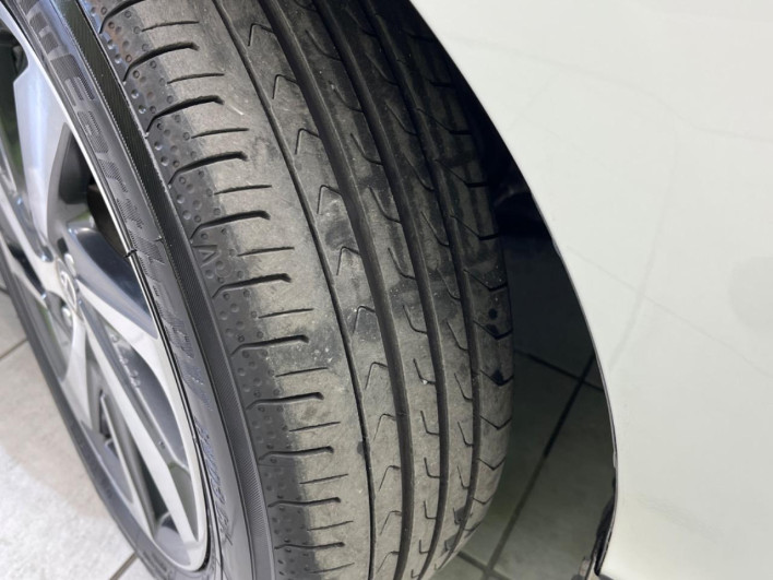 2015 Toyota Aqua DAA-NHP10 (UW-69f2a528978f5)[21]