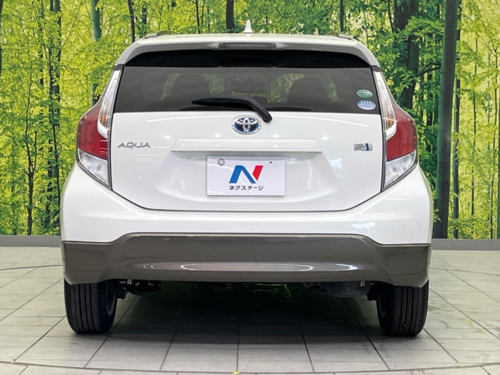 2015 Toyota Aqua DAA-NHP10 (UW-69f2a528978f5)[27]