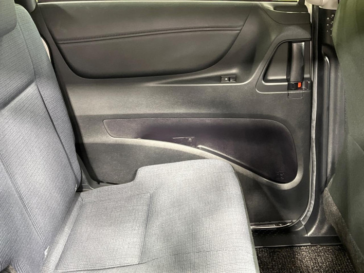 2017 Toyota Sienta DAA-NHP170G (UW-69f2a52abe998)[26]