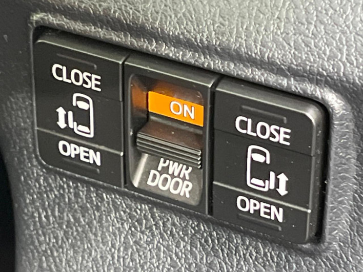 2017 Toyota Sienta DAA-NHP170G (UW-69f2a52abe998)[27]