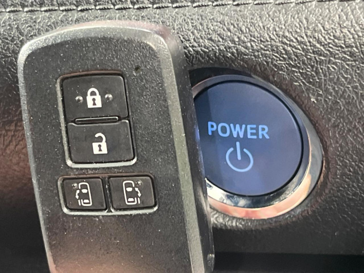 2017 Toyota Sienta DAA-NHP170G (UW-69f2a52abe998)[4]