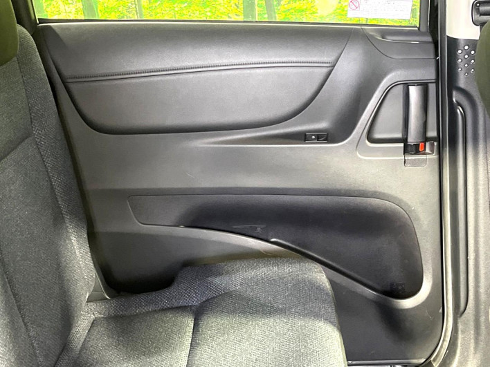 2015 Toyota Sienta DBA-NSP170G (UW-69f2a52d362f9)[26]