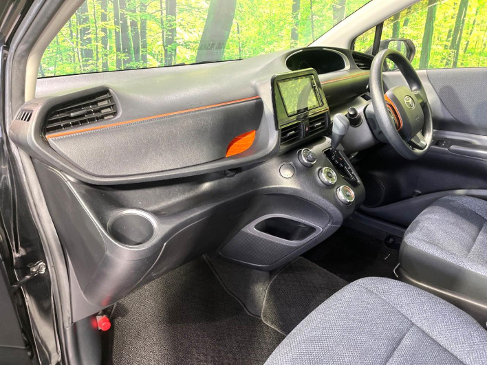 2015 Toyota Sienta DBA-NSP170G (UW-69f2a52d362f9)[12]