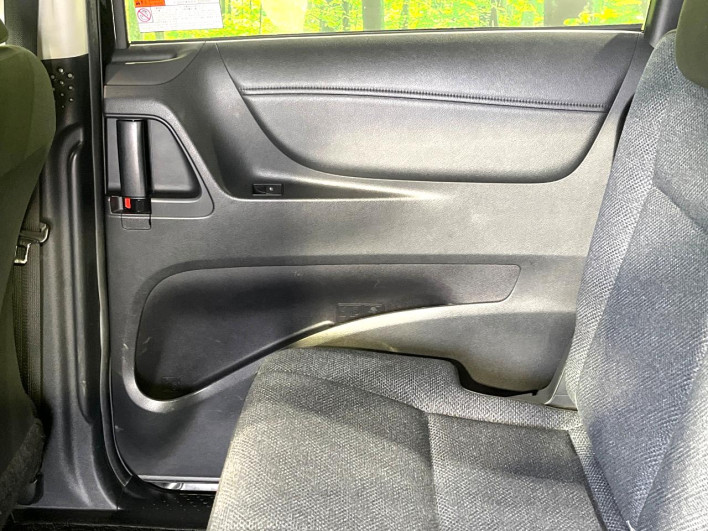 2015 Toyota Sienta DBA-NSP170G (UW-69f2a52d362f9)[17]
