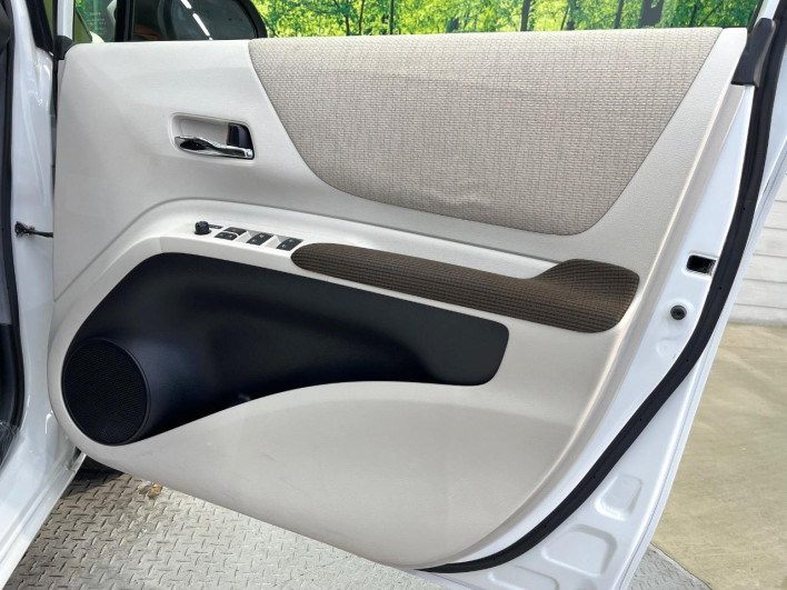 2016 Toyota Sienta DBA-NSP170G (UW-69f2a52df1b89)[29]