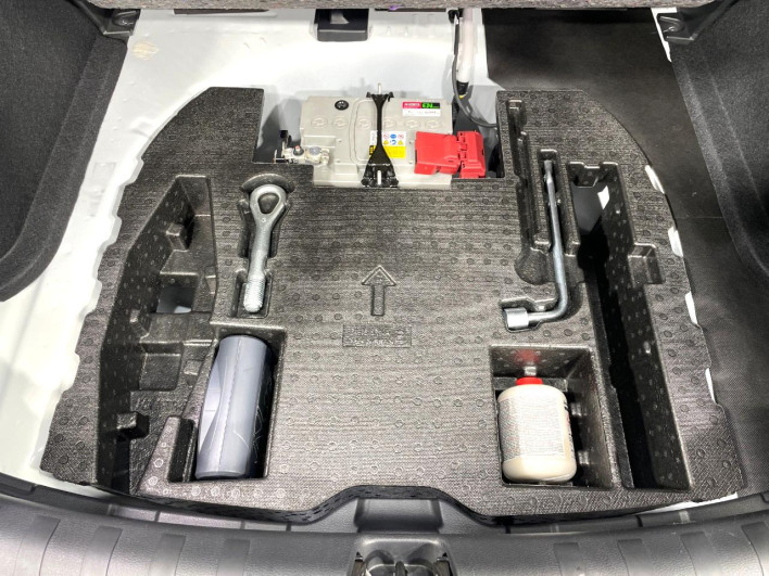 2020 Nissan Kicks 6AA-P15 (UW-69f2a5312742c)[16]