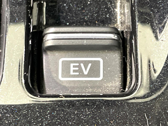 2020 Nissan Kicks 6AA-P15 (UW-69f2a5312742c)[25]