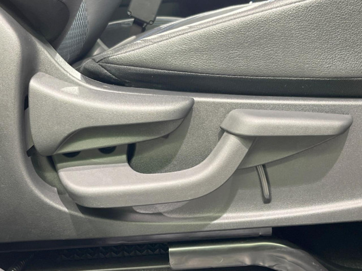 2021 Nissan Kicks 6AA-P15 (UW-69f2a5321c3ef)[18]