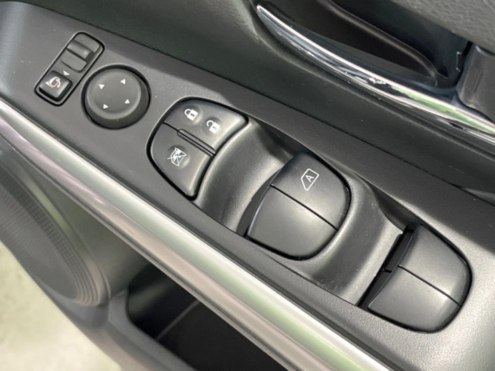 2021 Nissan Kicks 6AA-P15 (UW-69f2a5321c3ef)[17]