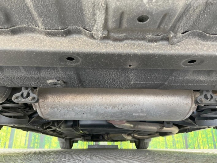 2016 Honda Odyssey DBA-RC1 (UW-69f2a532ef7b9)[12]