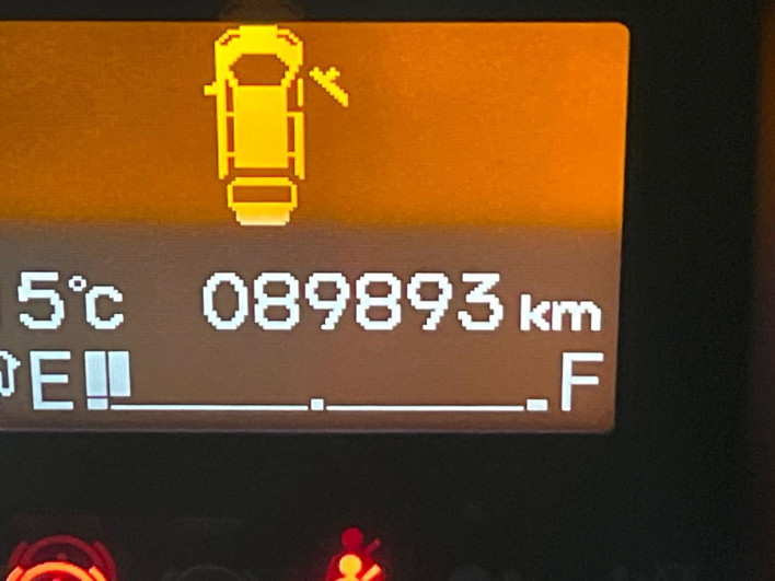 2014 Honda Stepwgn Spada DBA-RK5 (UW-69f2a5345cf4b)[2]