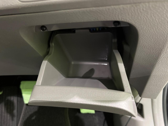 2009 Honda Stream DBA-RN7 (UW-69f2a53479519)[13]