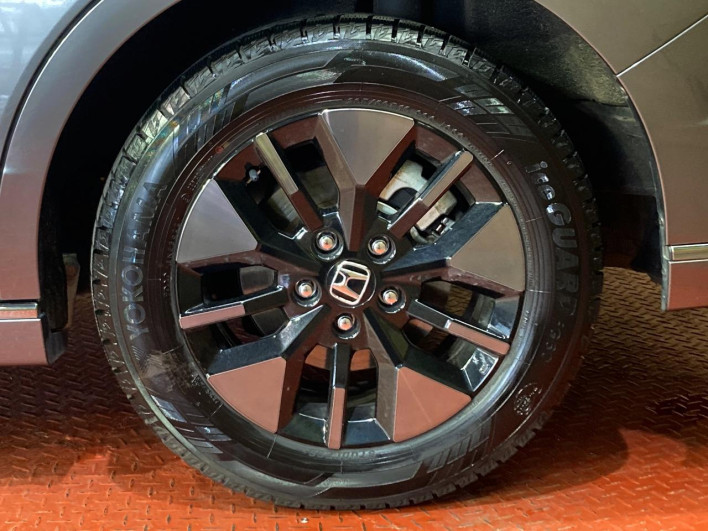 2023 Honda Step Wagon 6AA-RP8 (UW-69f2a5351a042)[14]