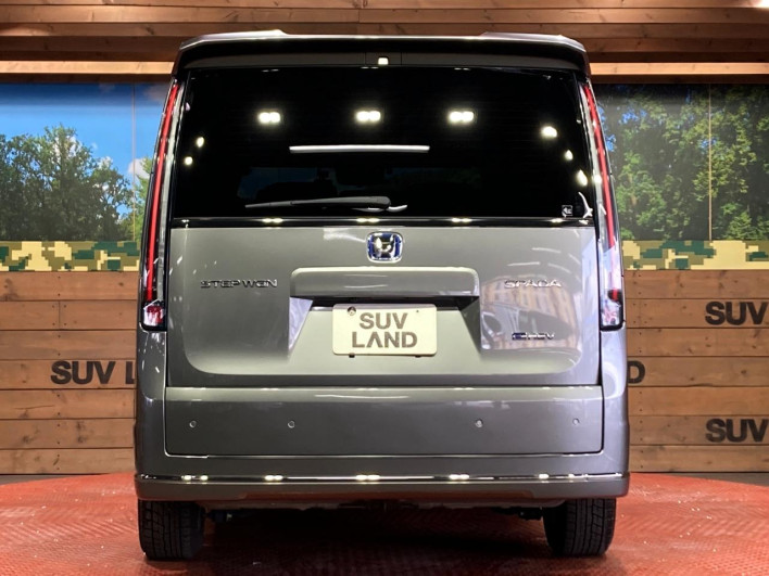 2023 Honda Step Wagon 6AA-RP8 (UW-69f2a5351a042)[21]