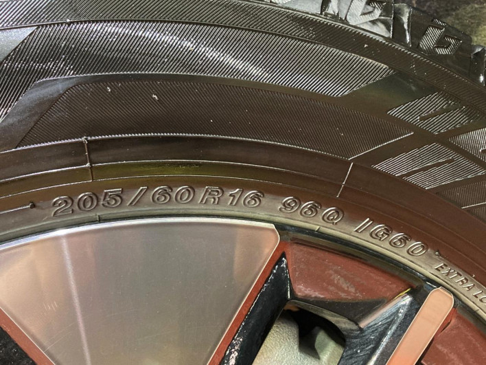 2023 Honda Step Wagon 6AA-RP8 (UW-69f2a5351a042)[15]