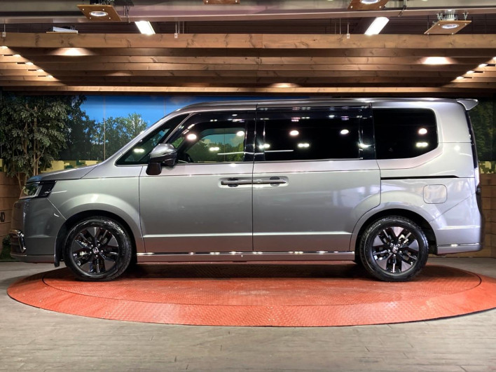 2023 Honda Step Wagon 6AA-RP8 (UW-69f2a5351a042)[23]