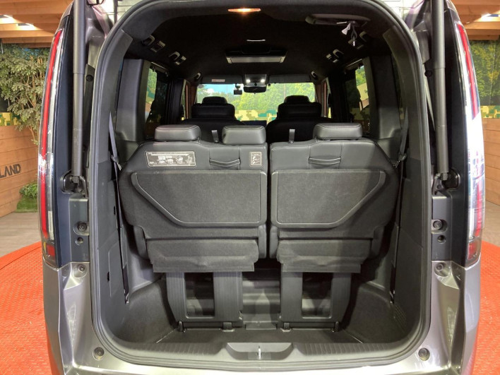 2023 Honda Step Wagon 6AA-RP8 (UW-69f2a5351a042)[27]