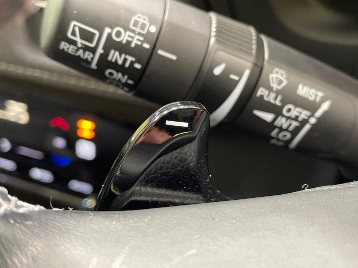 2017 Honda VEZEL DAA-RU3 (UW-69f2a5375310f)[29]