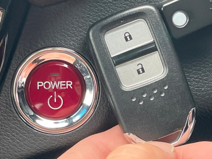 2017 Honda VEZEL DAA-RU3 (UW-69f2a53965dab)[4]