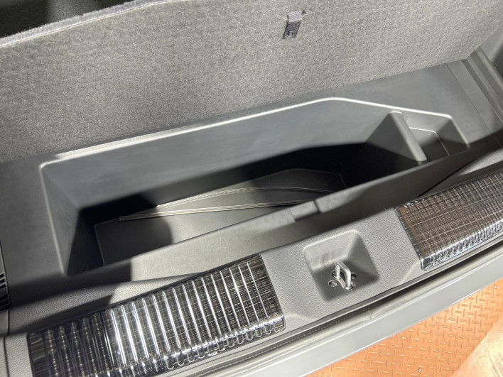 2024 Honda VEZEL 6AA-RV5 (UW-69f2a53e1cf42)[28]