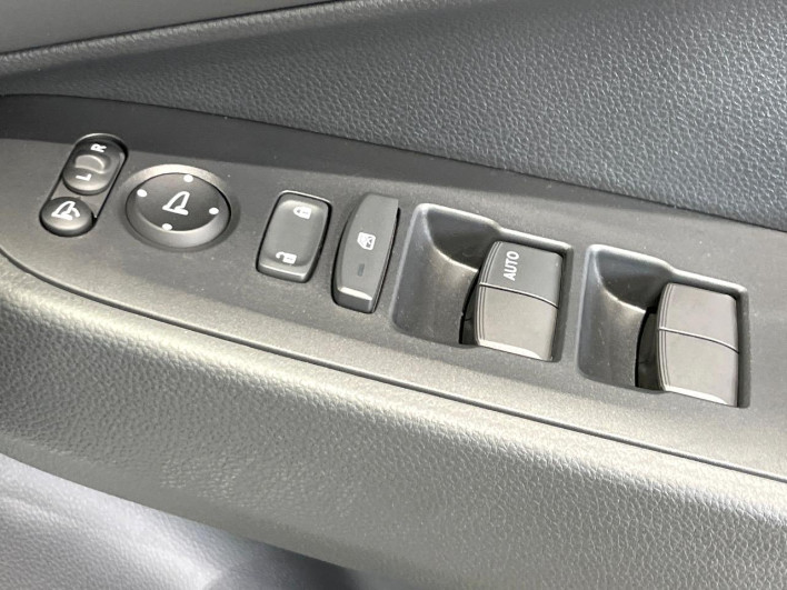 2023 Honda VEZEL 6AA-RV6 (UW-69f2a53e6d74e)[16]