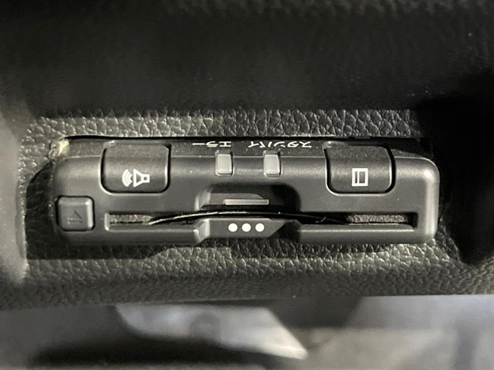 2023 Honda VEZEL 6AA-RV6 (UW-69f2a53e6d74e)[22]