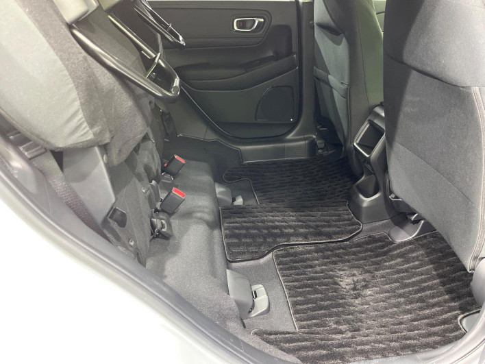 2023 Honda VEZEL 6AA-RV6 (UW-69f2a53e6d74e)[14]