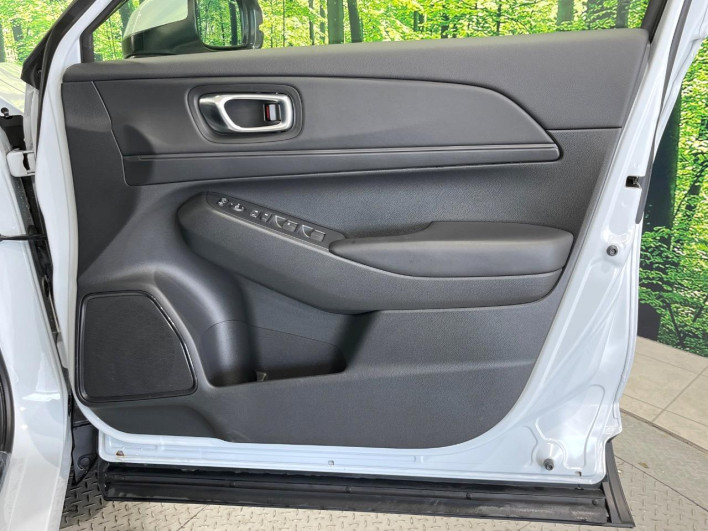 2023 Honda VEZEL 6AA-RV6 (UW-69f2a53e6d74e)[15]