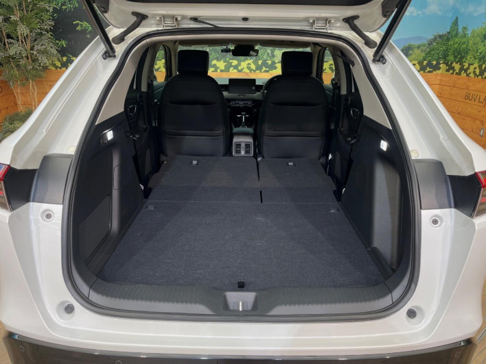 2025 Honda VEZEL 6AA-RV6 (UW-69f2a53ef2c69)[4]