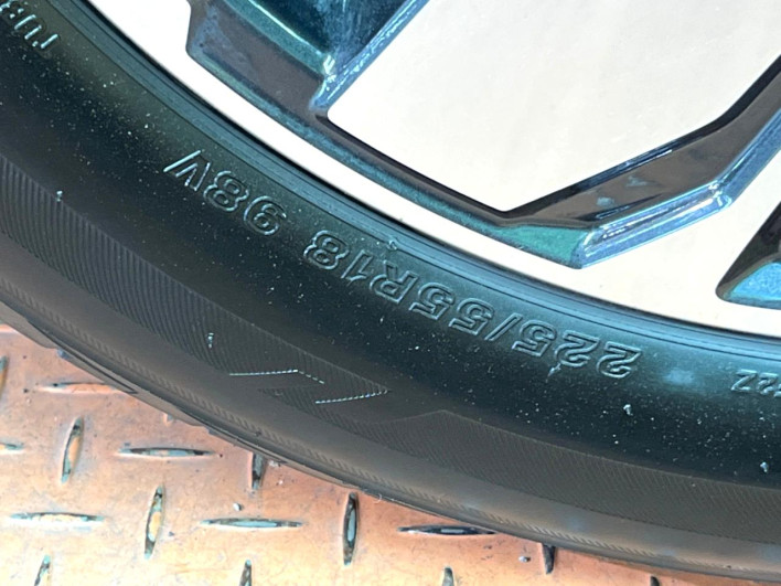 2018 Subaru Forester 5AA-SKE (UW-69f2a548af8e7)[19]