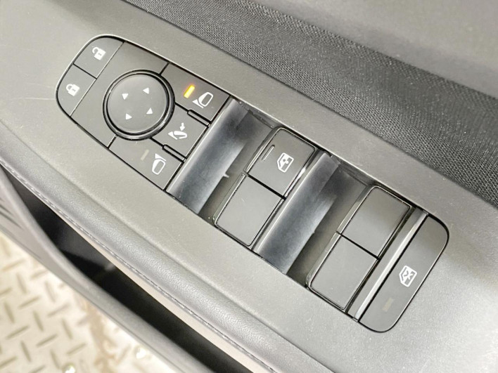 2023 Nissan Note 6AA-SNE13 (UW-69f2a54a0c4d7)[16]