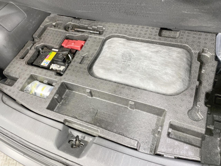 2023 Nissan Note 6AA-SNE13 (UW-69f2a54a0c4d7)[7]