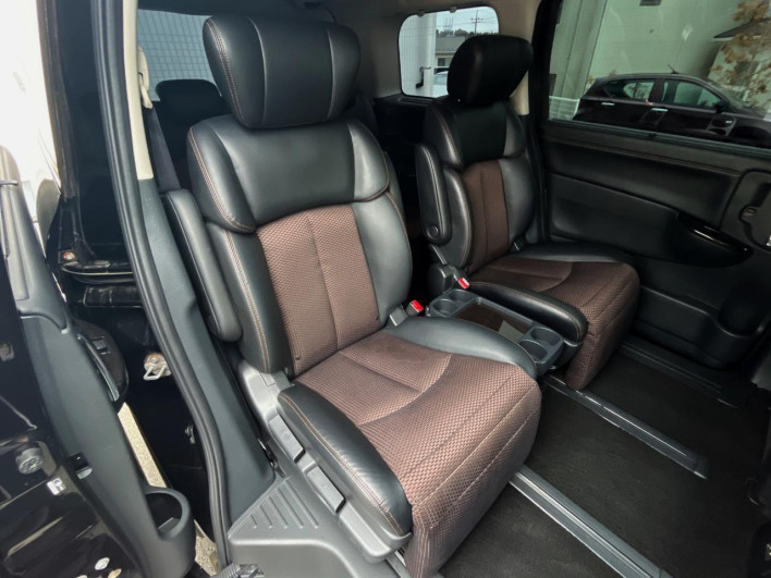 2013 Nissan Elgrand DBA-TE52 (UW-69f2a54b95ce9)[16]