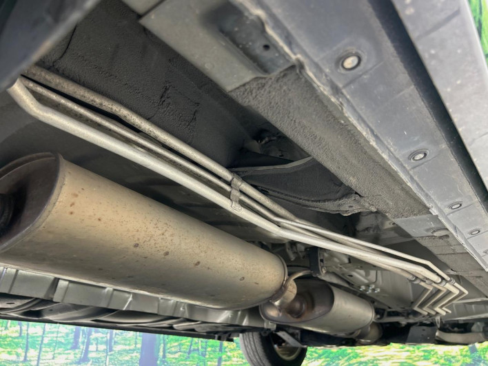 2016 Nissan Elgrand DBA-TE52 (UW-69f2a54bf28cc)[25]