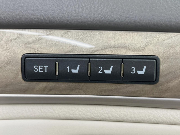 2013 Lexus LS DBA-USF40 (UW-69f2a5552ae79)[29]