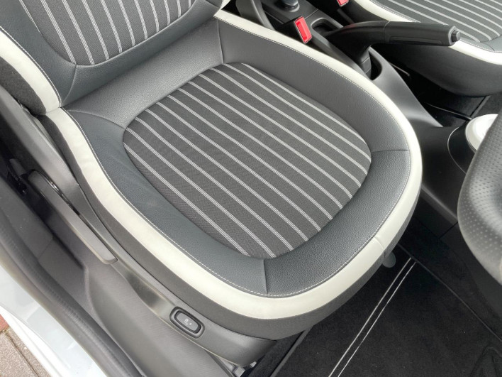 2023 Renault Twingo 3BA-AHH4B (UW-69f2a5571c2a6)[22]