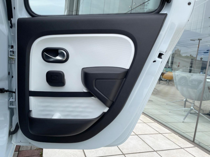 2023 Renault Twingo 3BA-AHH4B (UW-69f2a5571c2a6)[25]